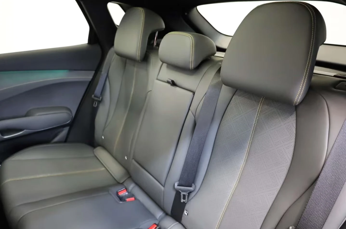 BYD Atto3 EVO Design 75kWh, снимка 10 - Автомобили и джипове - 54702646