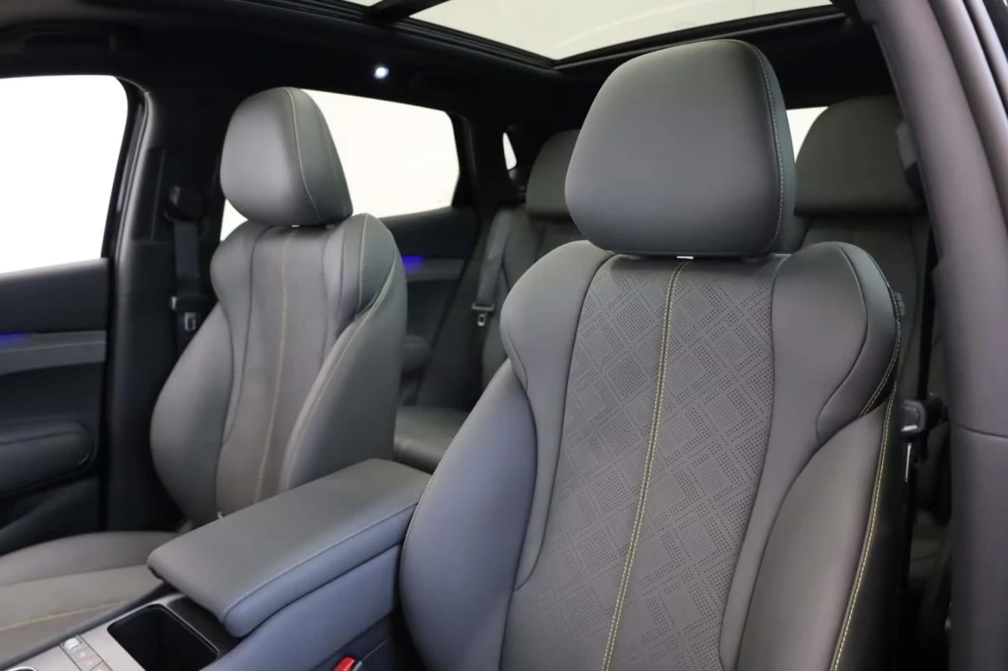 BYD Atto3 EVO Design 75kWh, снимка 6 - Автомобили и джипове - 54702646
