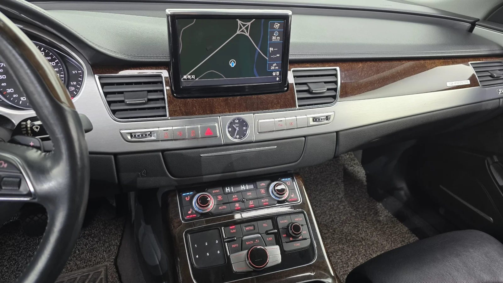 Audi A8 4.2TDI !МАСАЖИ! !PANO! !360!, снимка 12 - Автомобили и джипове - 54953057