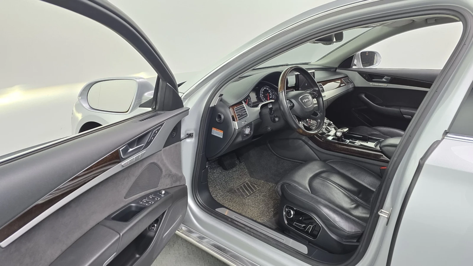 Audi A8 4.2TDI !МАСАЖИ! !PANO! !360!, снимка 9 - Автомобили и джипове - 54953057