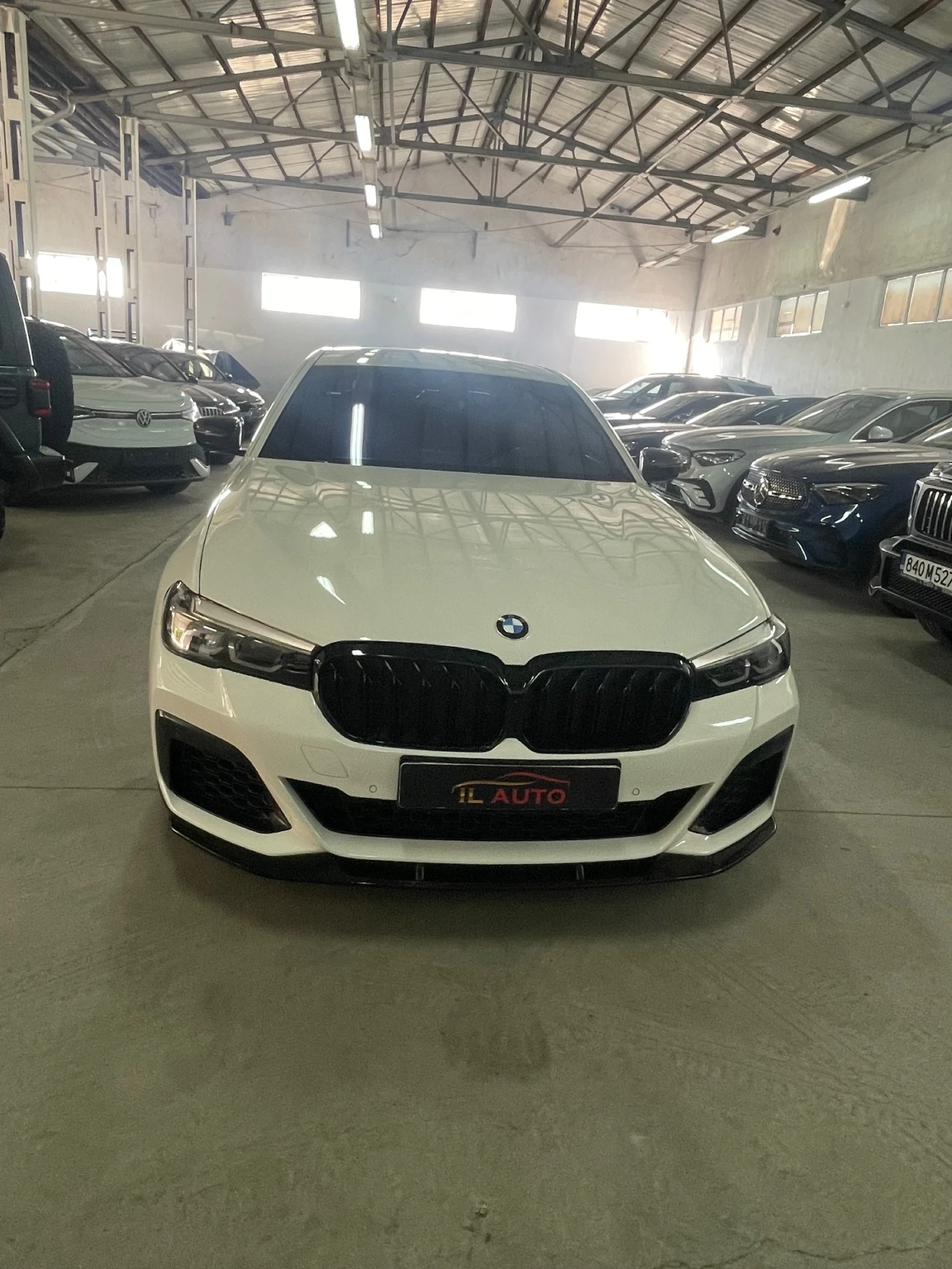 BMW 540 Xdr/M Performance/Facelift/Камера/Подгр/Амбиентно/, снимка 2 - Автомобили и джипове - 55226060