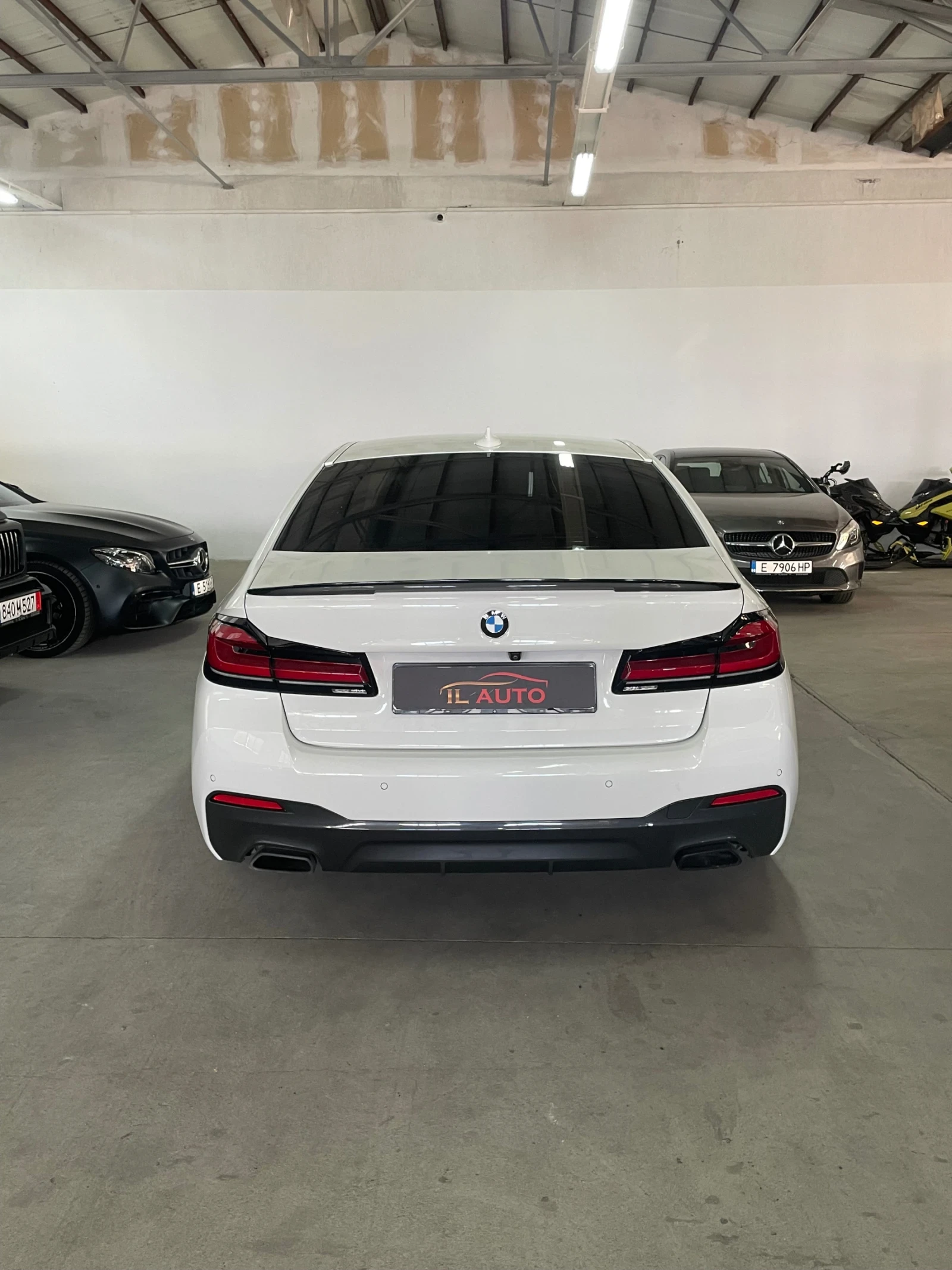 BMW 540 Xdr/M Performance/Facelift/Камера/Подгр/Амбиентно/, снимка 4 - Автомобили и джипове - 55226060