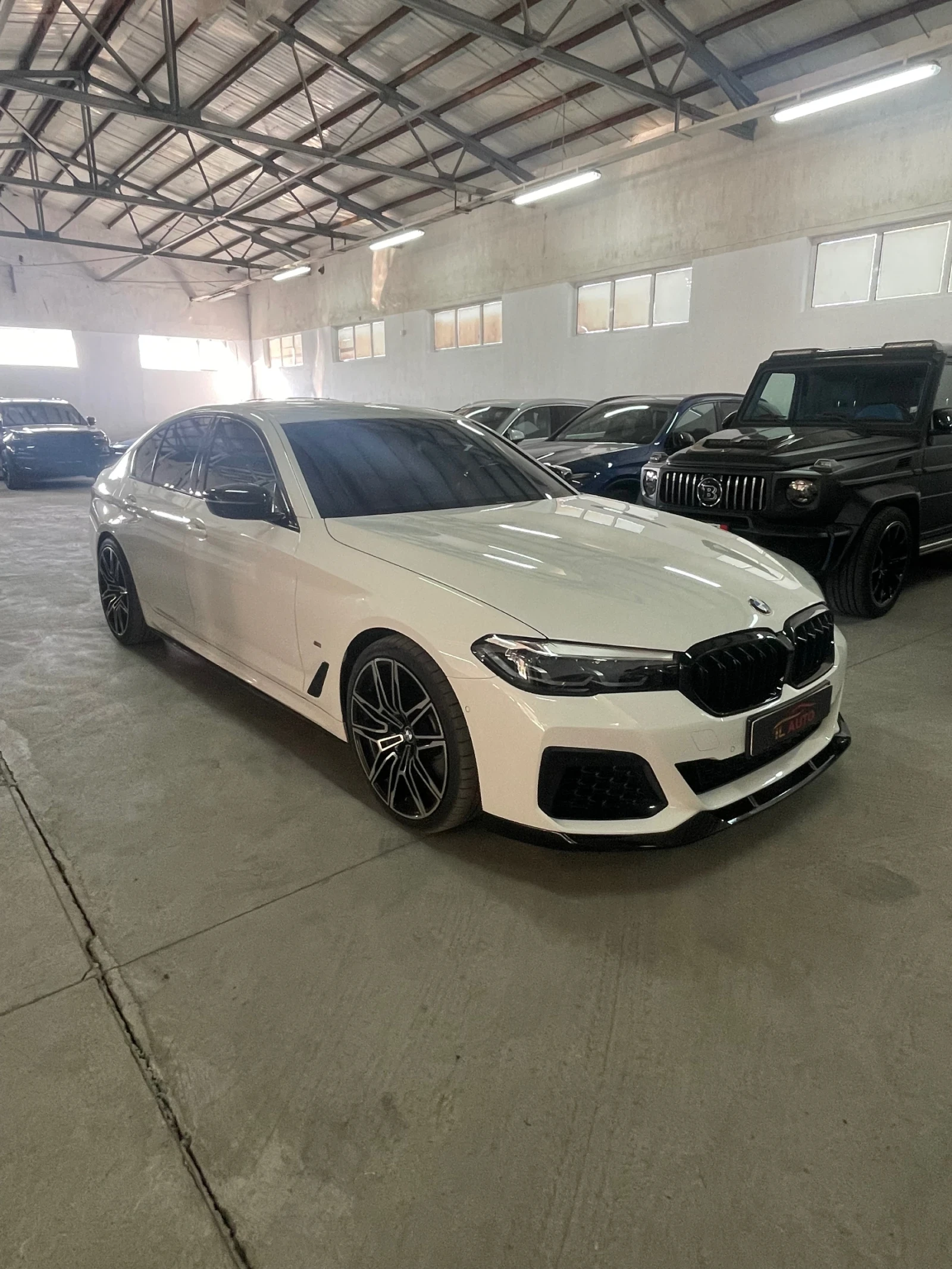 BMW 540 Xdr/M Performance/Facelift/Камера/Подгр/Амбиентно/, снимка 3 - Автомобили и джипове - 55226060