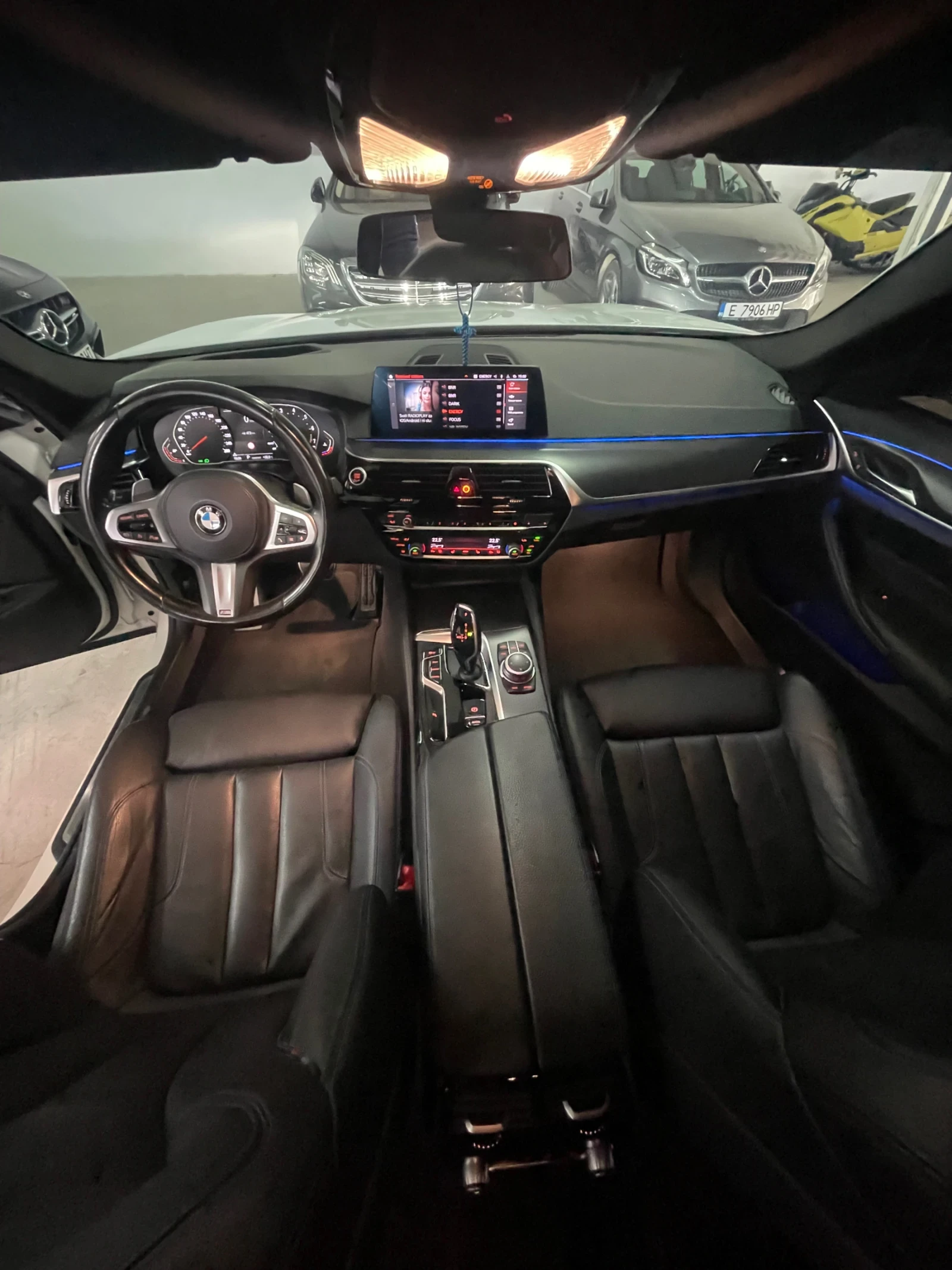 BMW 540 Xdr/M Performance/Facelift/Камера/Подгр/Амбиентно/, снимка 9 - Автомобили и джипове - 55226060