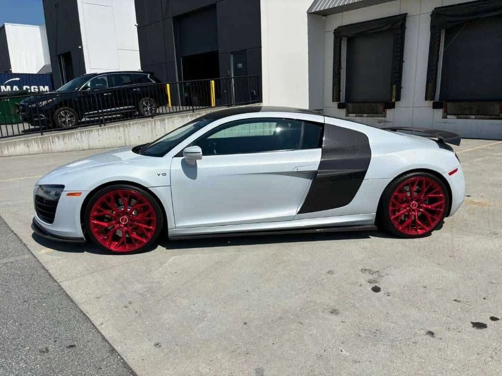 Audi R8 * V10 * АВТОКРЕДИТ БЕЗ ПЪРВОНАЧАЛНА ВНОСКА* , снимка 2 - Автомобили и джипове - 55627684