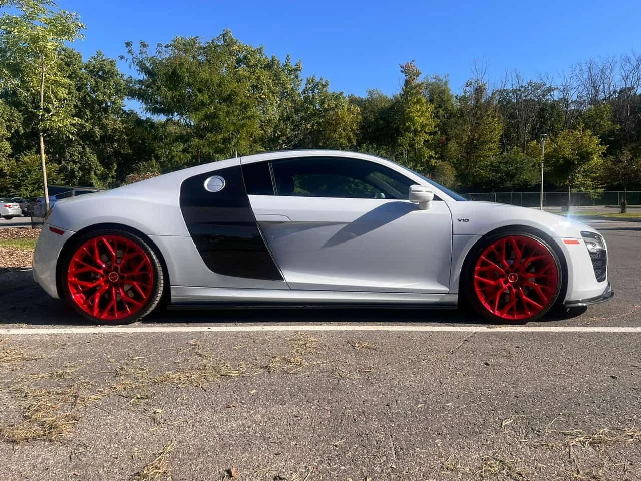 Audi R8 * V10 * АВТОКРЕДИТ БЕЗ ПЪРВОНАЧАЛНА ВНОСКА* , снимка 3 - Автомобили и джипове - 55627684
