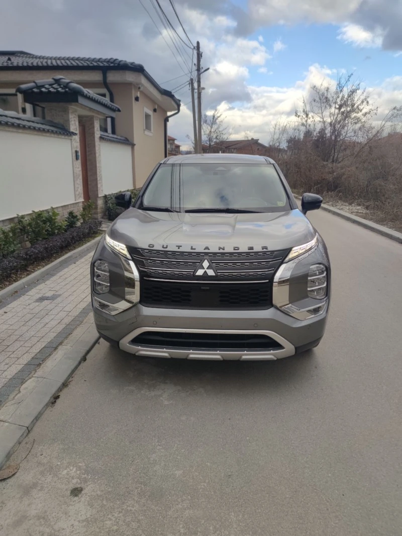 Mitsubishi Outlander, снимка 2 - Автомобили и джипове - 48343333