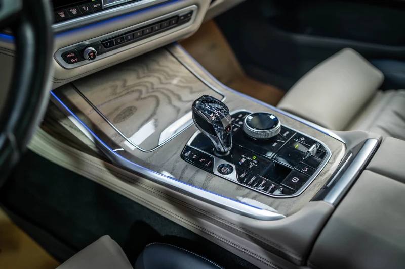 BMW X7 M50d Xdrive* Msport* Pano* Individual* H/K, снимка 9 - Автомобили и джипове - 53164512