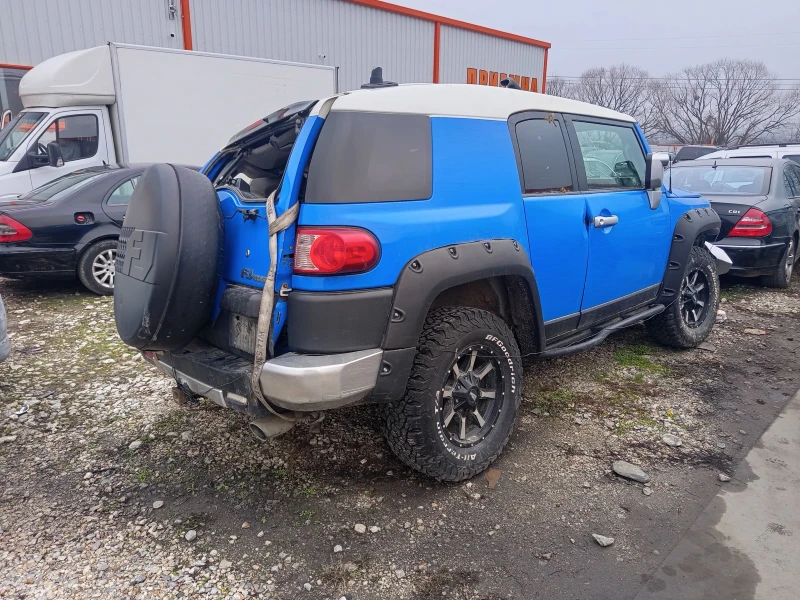 Toyota Fj cruiser, снимка 2 - Автомобили и джипове - 53203983