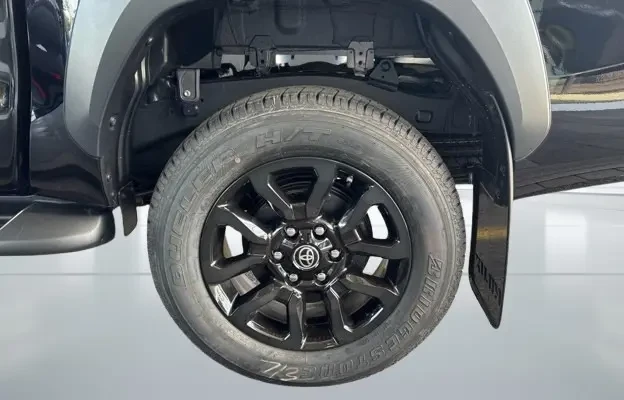 Toyota Hilux 4×4 Double Cab Invincible = NEW = �������� | Mobile.bg � ����������� 4