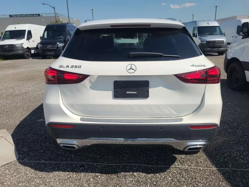Mercedes-Benz GLA 250 4MATIC * ПАНОРАМА * CARFAX * , снимка 3 - Автомобили и джипове - 55752639