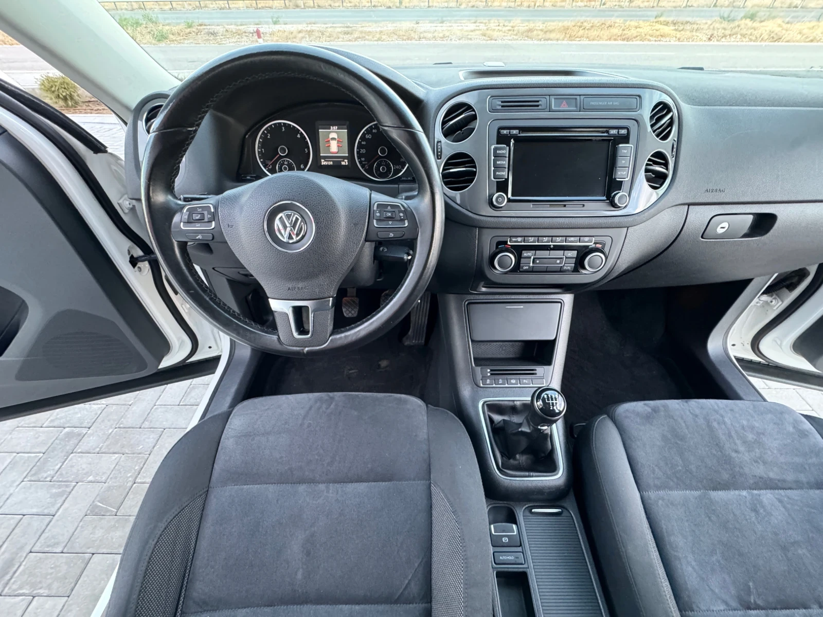 VW Tiguan 2.0 TDI 140к.с HIGHLINE / FACELIFT / NAVI  - изображение 9