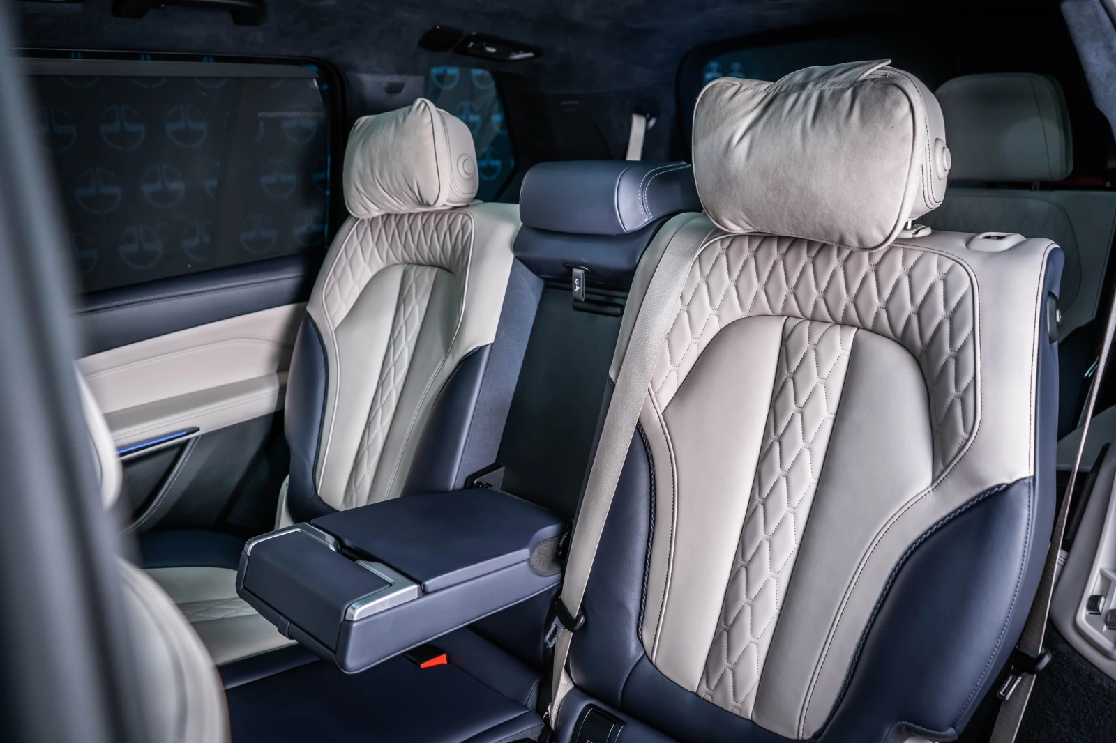 BMW X7 M50d Xdrive* Msport* Pano* Individual* H/K | Mobile.bg � ����������� 15