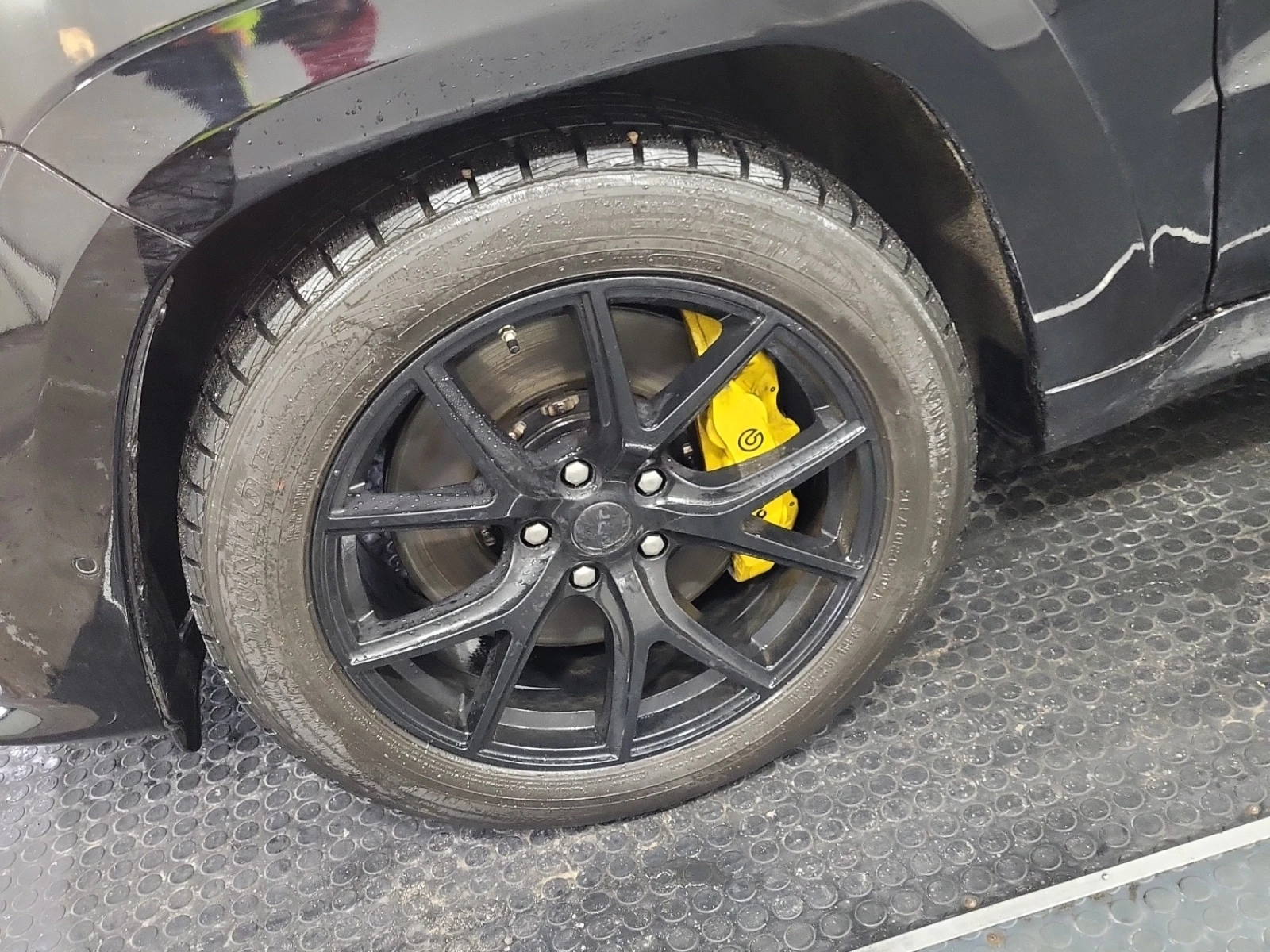 Jeep Grand cherokee TRACKHAWK* * CARFAX * * АВТО КРЕДИТ * * , снимка 13 - Автомобили и джипове - 54086872