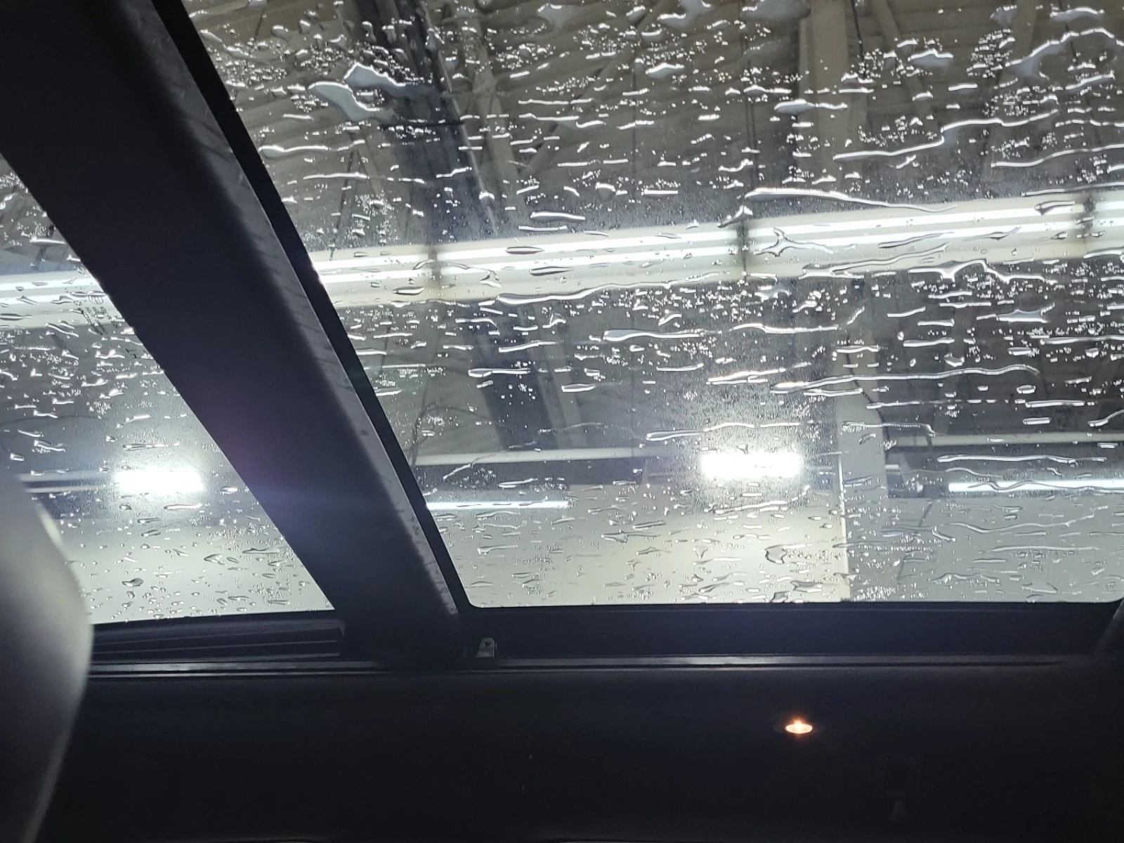 Jeep Grand cherokee TRACKHAWK* * CARFAX * * АВТО КРЕДИТ * * , снимка 12 - Автомобили и джипове - 54086872