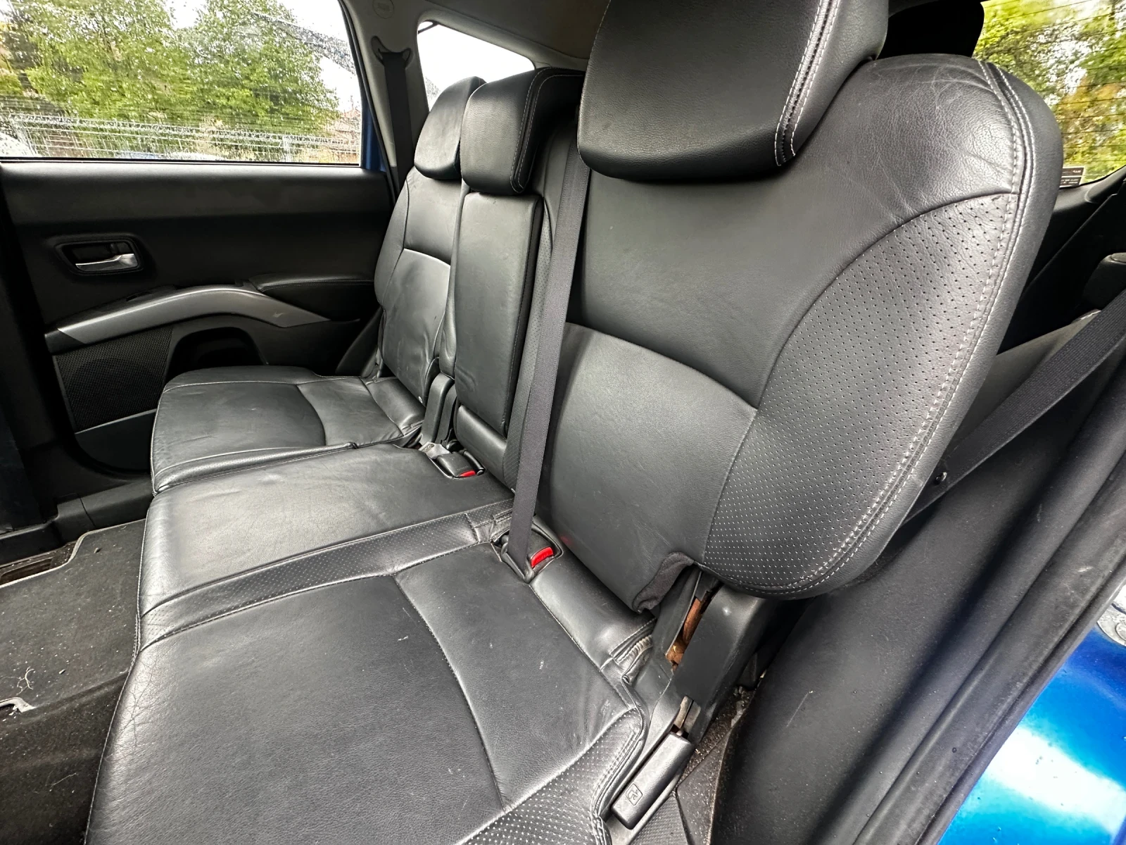 Mitsubishi Outlander 2.0D-ID 4X4, снимка 9 - Автомобили и джипове - 54375043