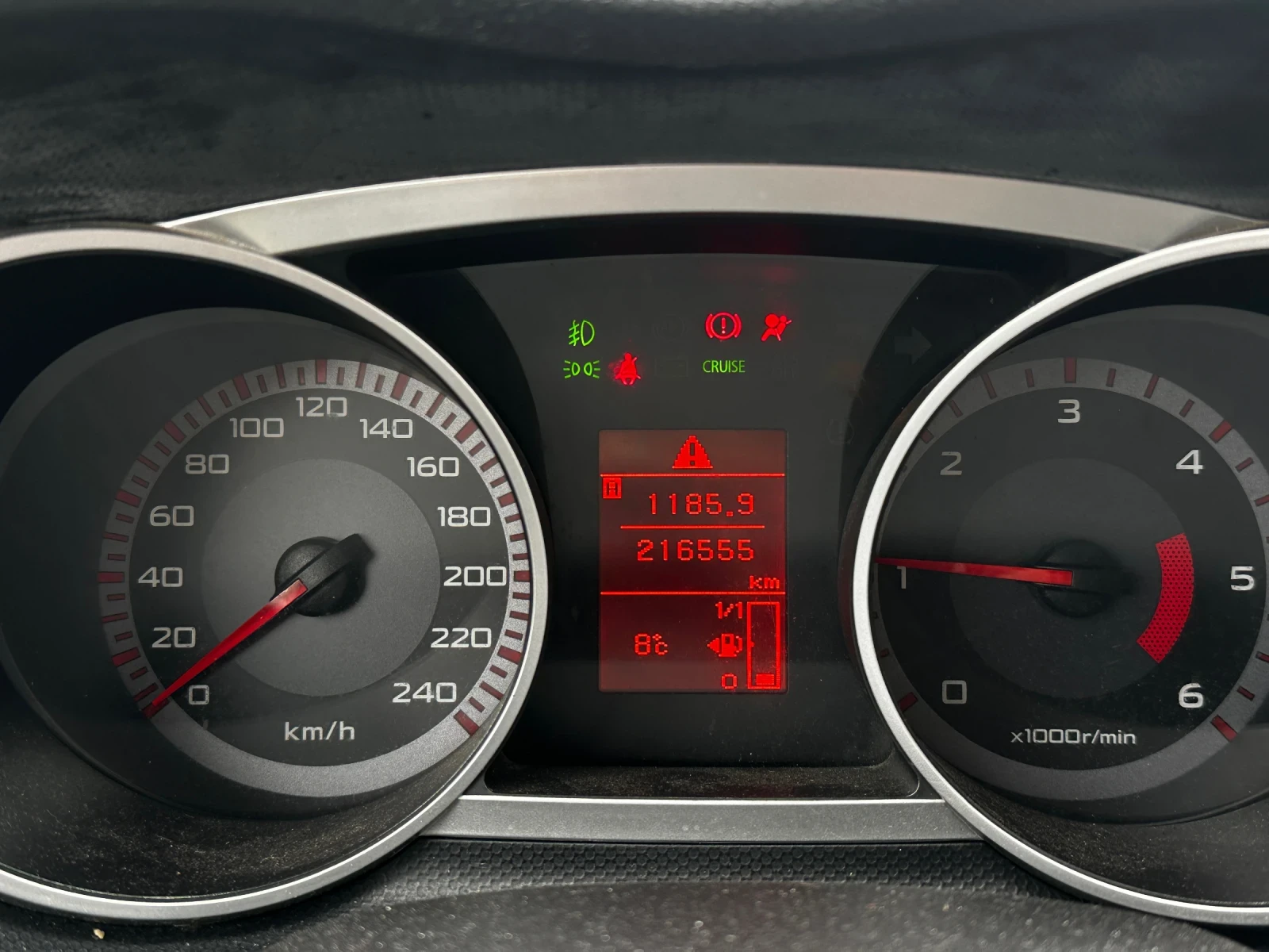 Mitsubishi Outlander 2.0D-ID 4X4, снимка 8 - Автомобили и джипове - 54375043