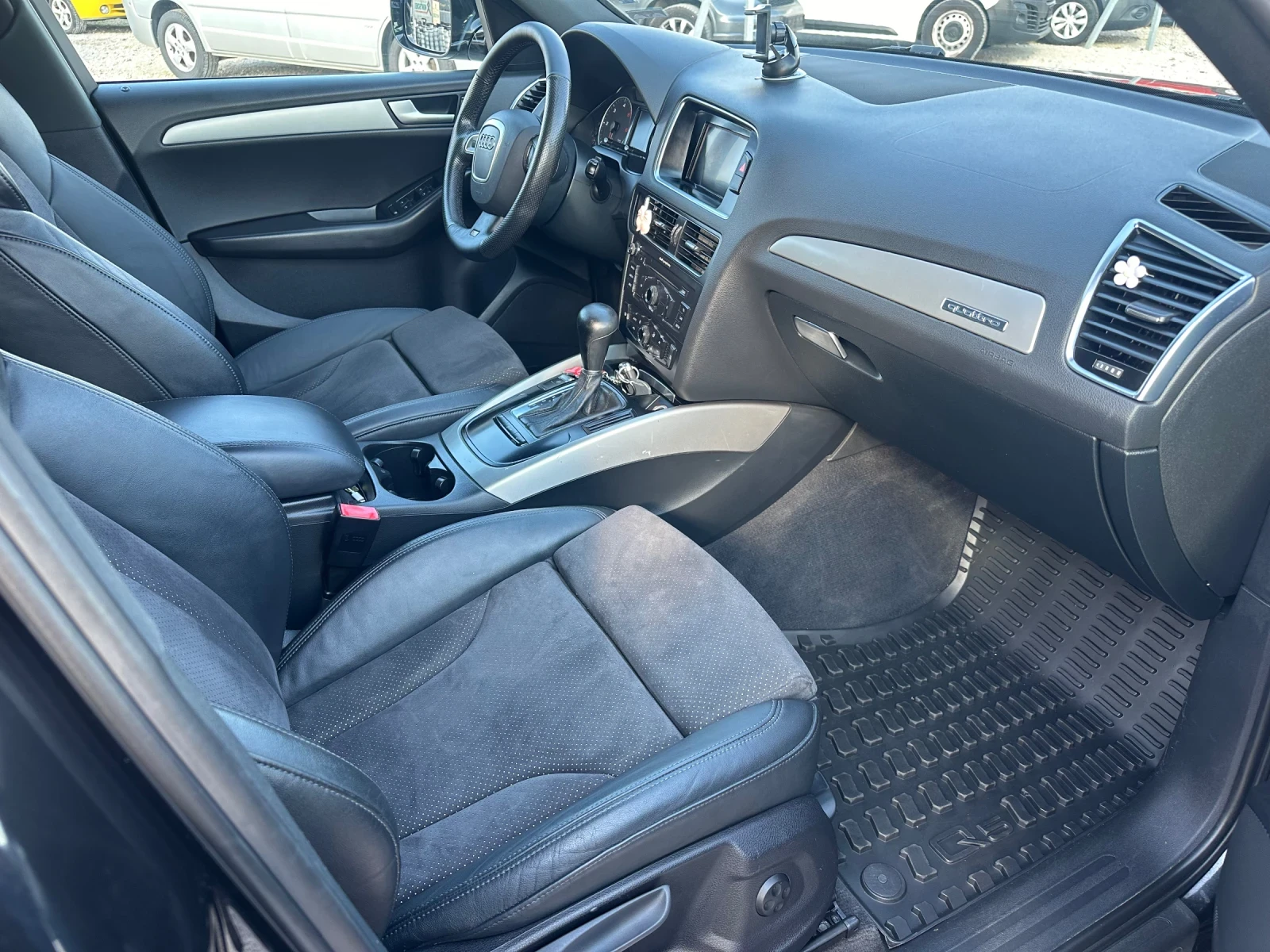 Audi Q5 2.0/170кс 4х4 Автоматик, снимка 14 - Автомобили и джипове - 54490195