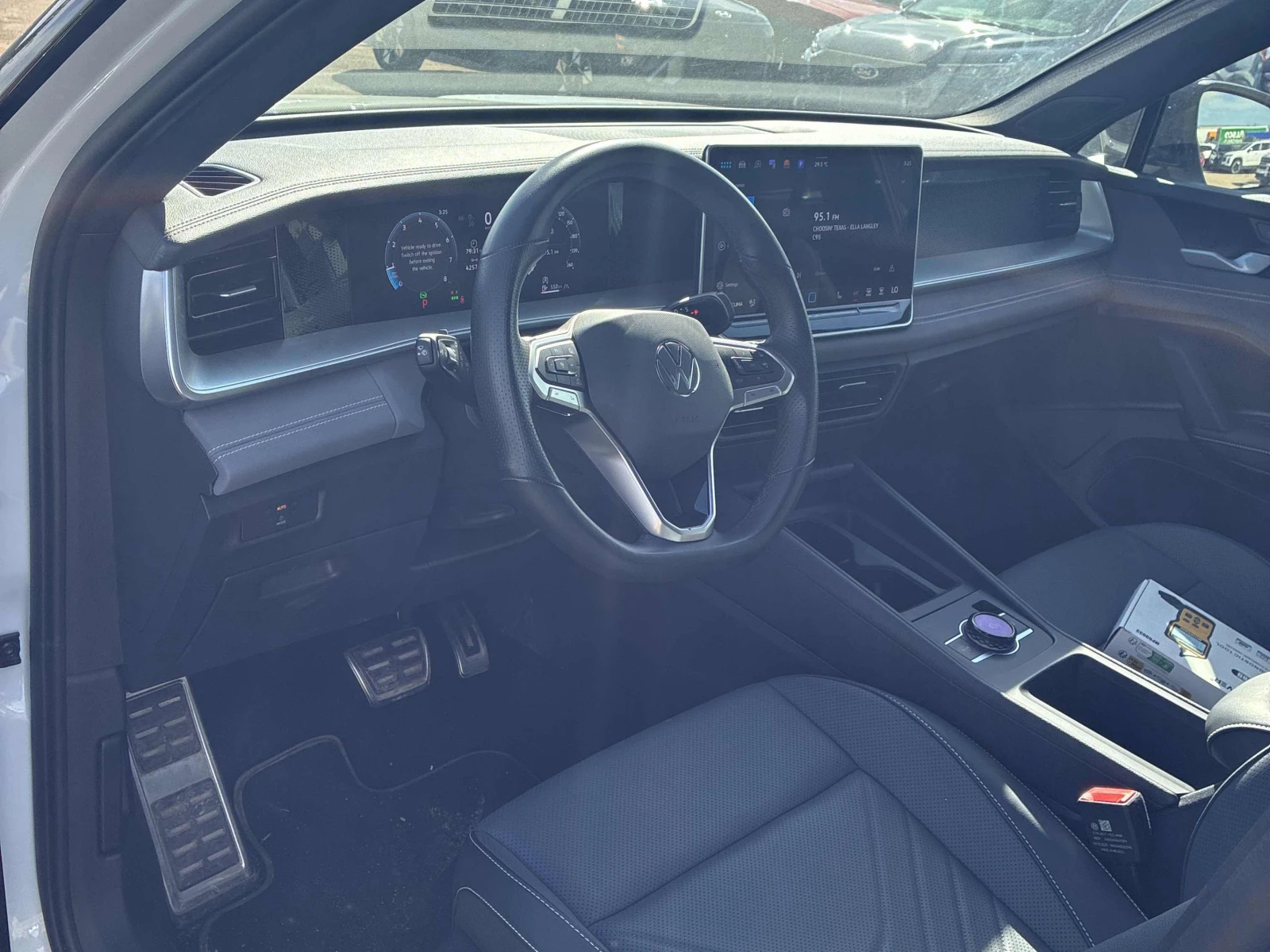 VW Tiguan COMFORTLINE R-LINE BLACK EDITION / АВТОКРЕДИТ, снимка 8 - Автомобили и джипове - 56010548