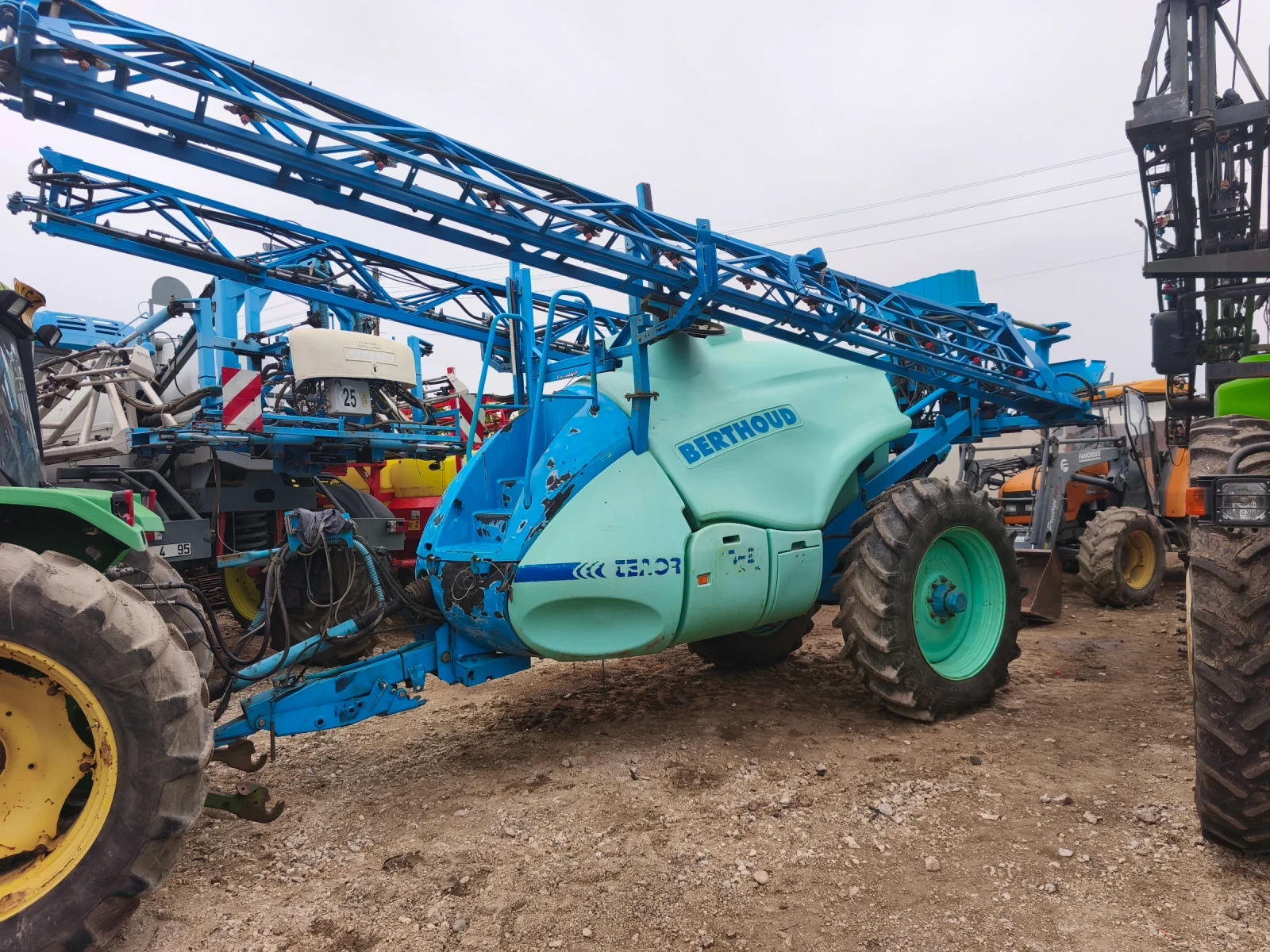 Пръскачка Berthoud Tenor , снимка 2 - Селскостопанска техника - 52475738