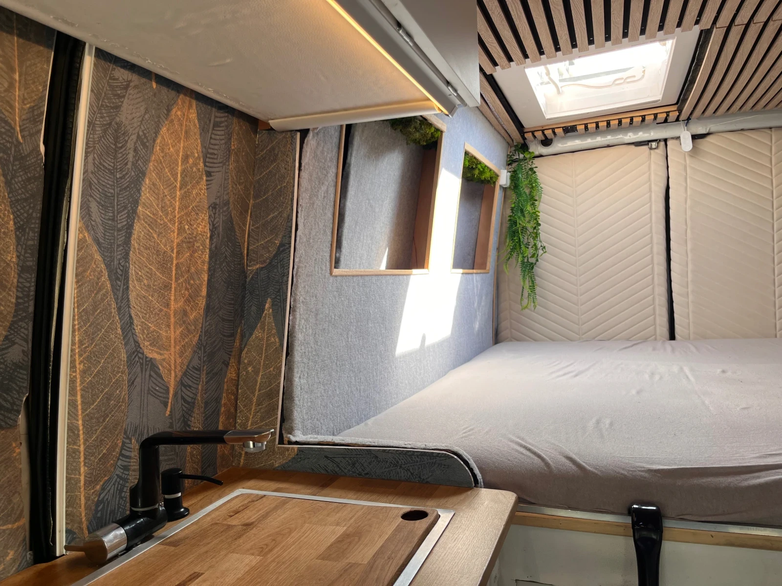 Кемпер Други Iveco Deily, снимка 2 - Каравани и кемпери - 54704755