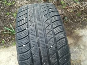 Гуми Зимни 235/45R17, снимка 2