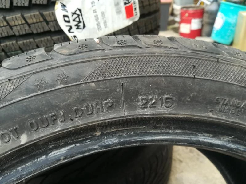 Гуми Зимни 235/45R17, снимка 6 - Гуми и джанти - 20433983