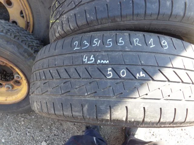 Гуми Летни 235/55R19, снимка 1 - Гуми и джанти - 21430033