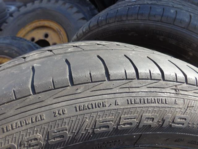 Гуми Летни 235/55R19, снимка 2 - Гуми и джанти - 21430033