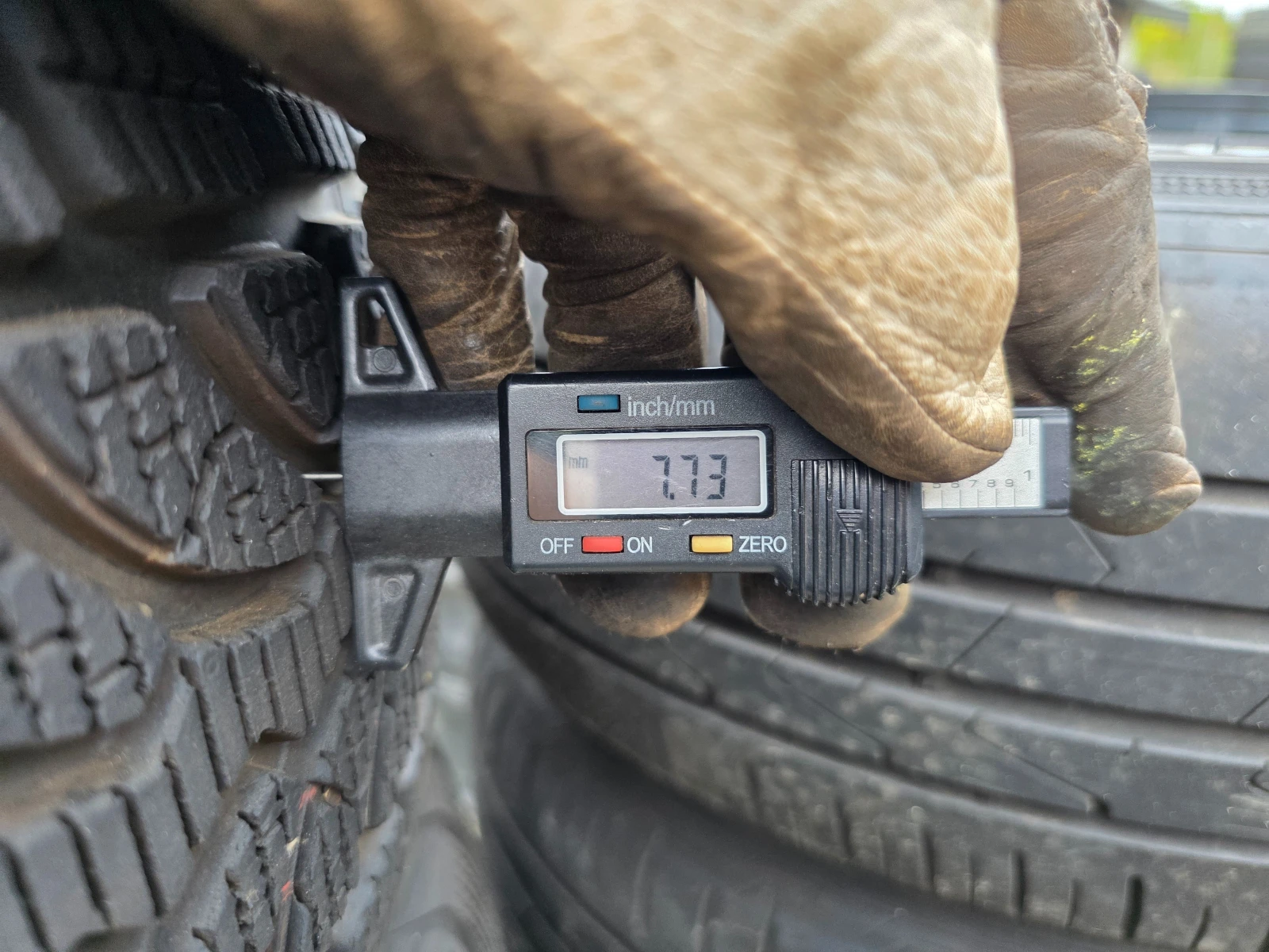 Гуми Зимни 225/55R16, снимка 6 - Гуми и джанти - 55478042