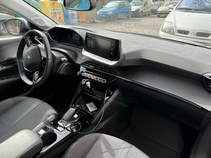 Peugeot 208 Allure pack + , снимка 5 - Автомобили и джипове - 47203725