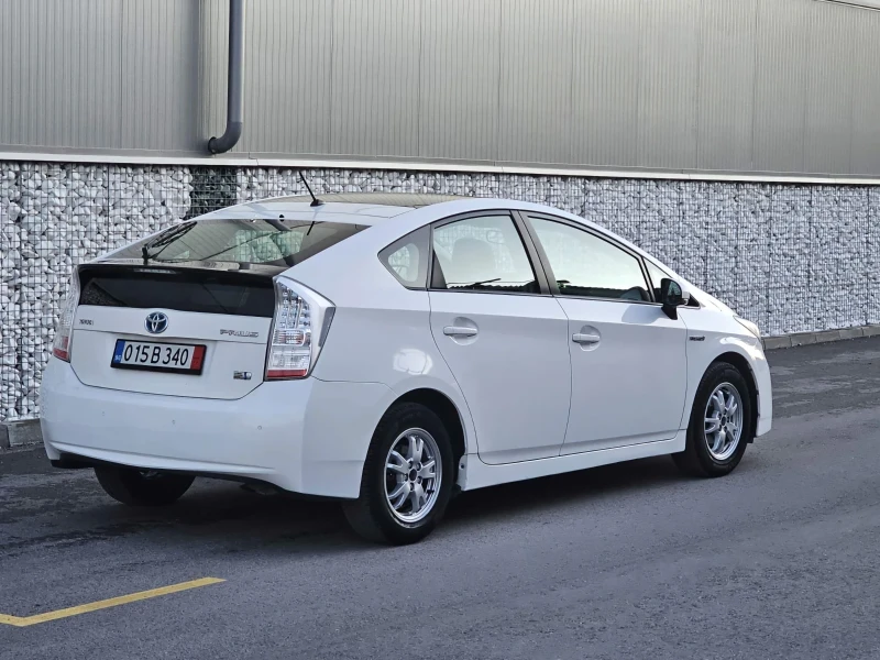 Toyota Prius 1, 8, снимка 3 - Автомобили и джипове - 52527736