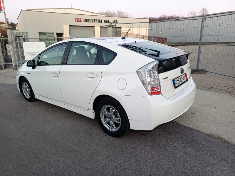 Toyota Prius 1, 8, снимка 4 - Автомобили и джипове - 52527736