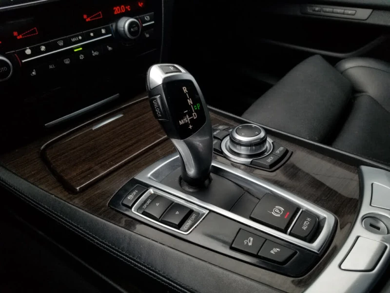 BMW 750 Alpina* B7* xDrive* АвтоКредит* (ЦЕНА ДО БГ), снимка 12 - Автомобили и джипове - 53190523