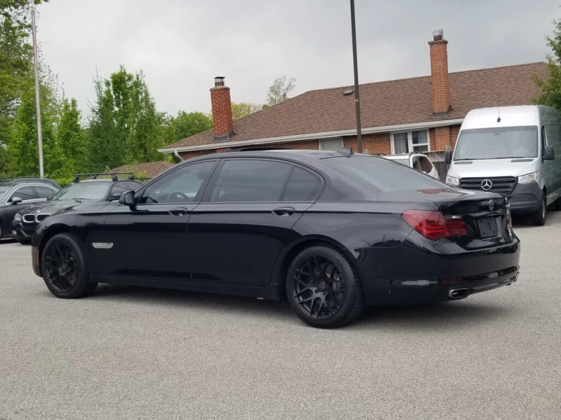 BMW 750 Alpina* B7* xDrive* АвтоКредит* (ЦЕНА ДО БГ), снимка 3 - Автомобили и джипове - 53190523