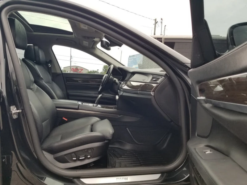 BMW 750 Alpina* B7* xDrive* АвтоКредит* (ЦЕНА ДО БГ), снимка 8 - Автомобили и джипове - 53190523