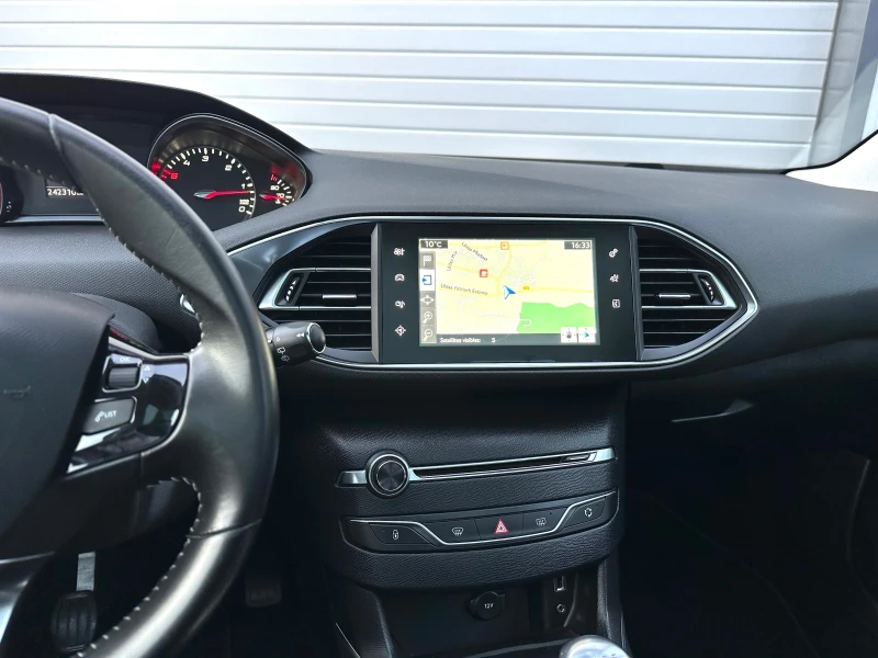 Peugeot 308 2.0HDI 150кс FULL LED KEY LESS GO ПАНОРАМА НАВИ, снимка 14 - Автомобили и джипове - 53563802