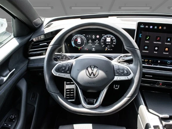 VW Passat Variant 2.0 TDI 4Motion = R-Line = Гаранция, снимка 7 - Автомобили и джипове - 55736918