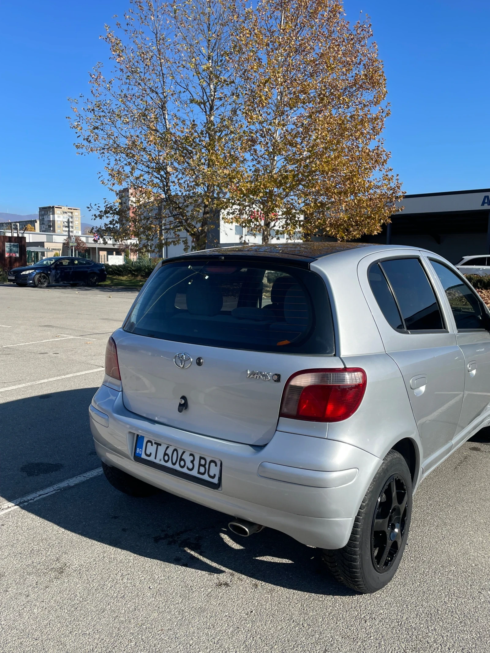 Toyota Yaris 1.0 - изображение 4