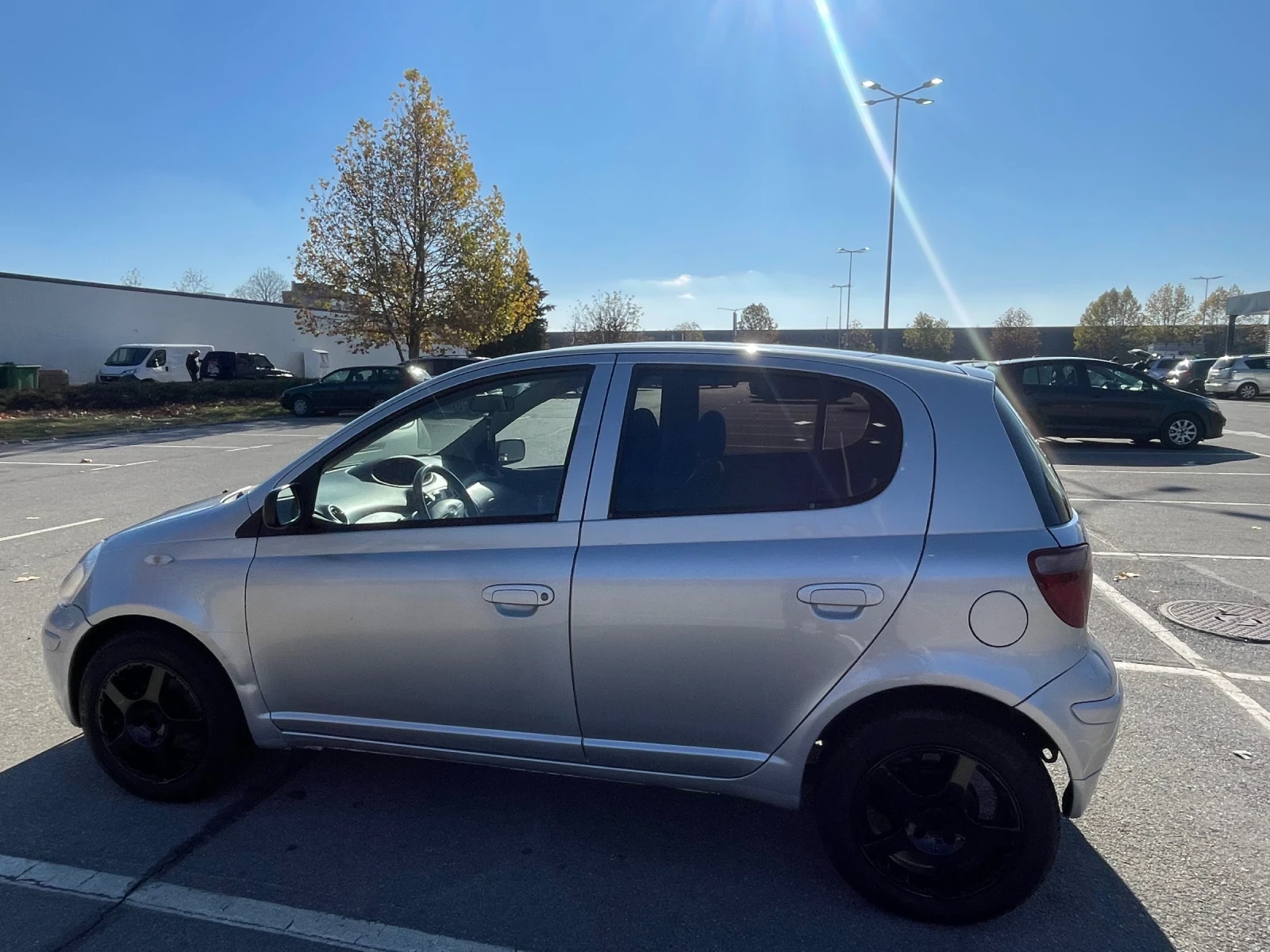 Toyota Yaris 1.0 - изображение 5