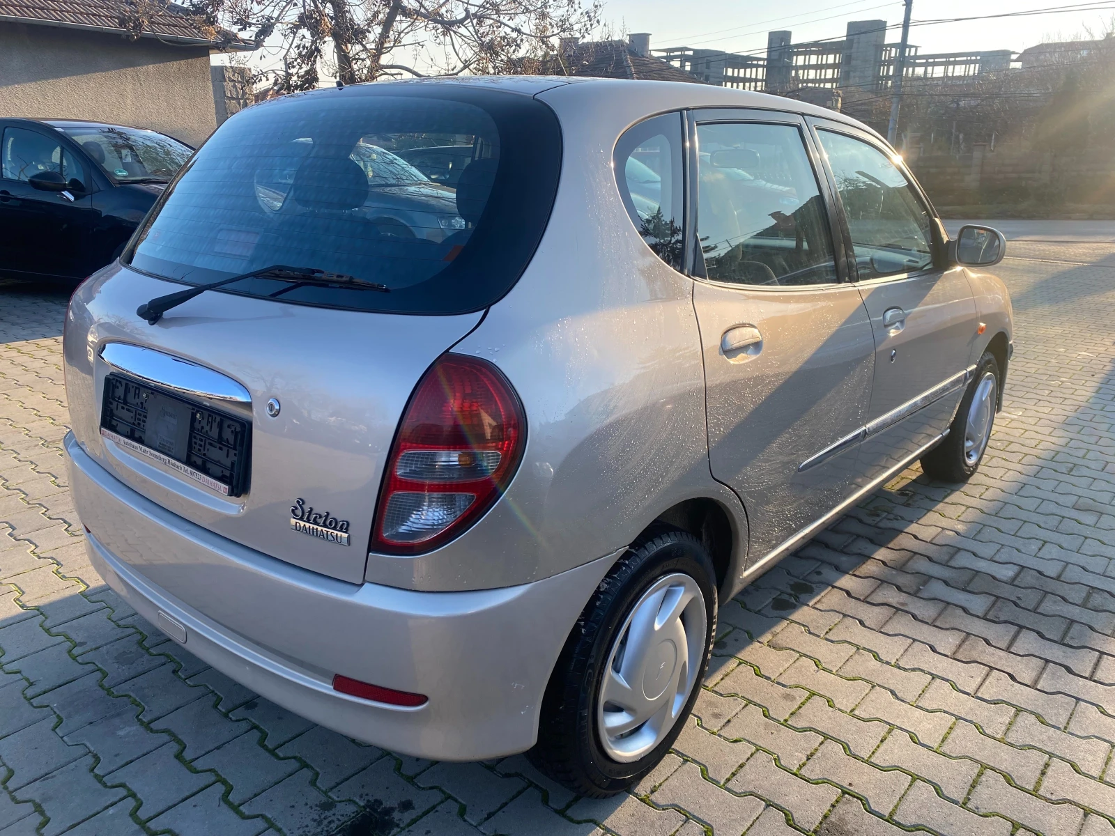 Daihatsu Sirion 1.0 58к.с - изображение 4