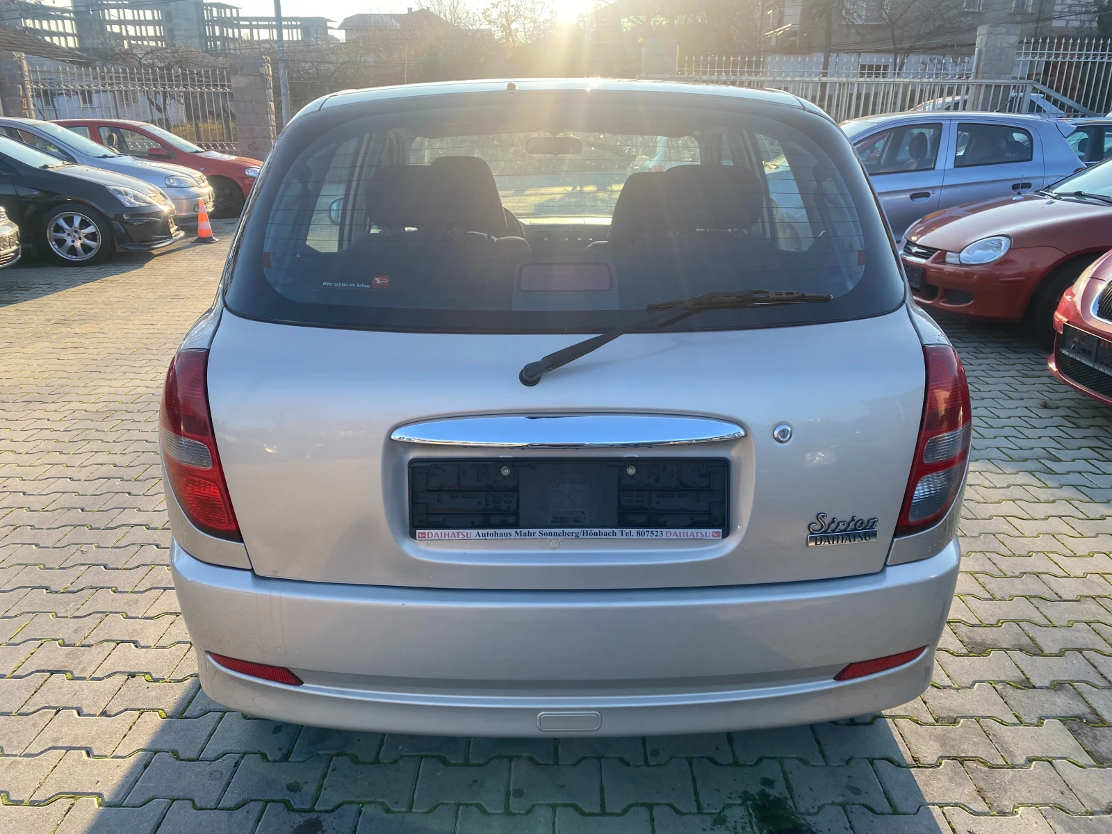 Daihatsu Sirion 1.0 58к.с - изображение 3