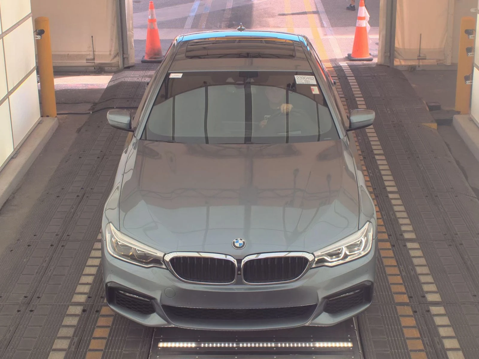 BMW 540 I (M-Pack) Обдух* Harman/Kardon* Хедъп* 360* Масаж - изображение 2