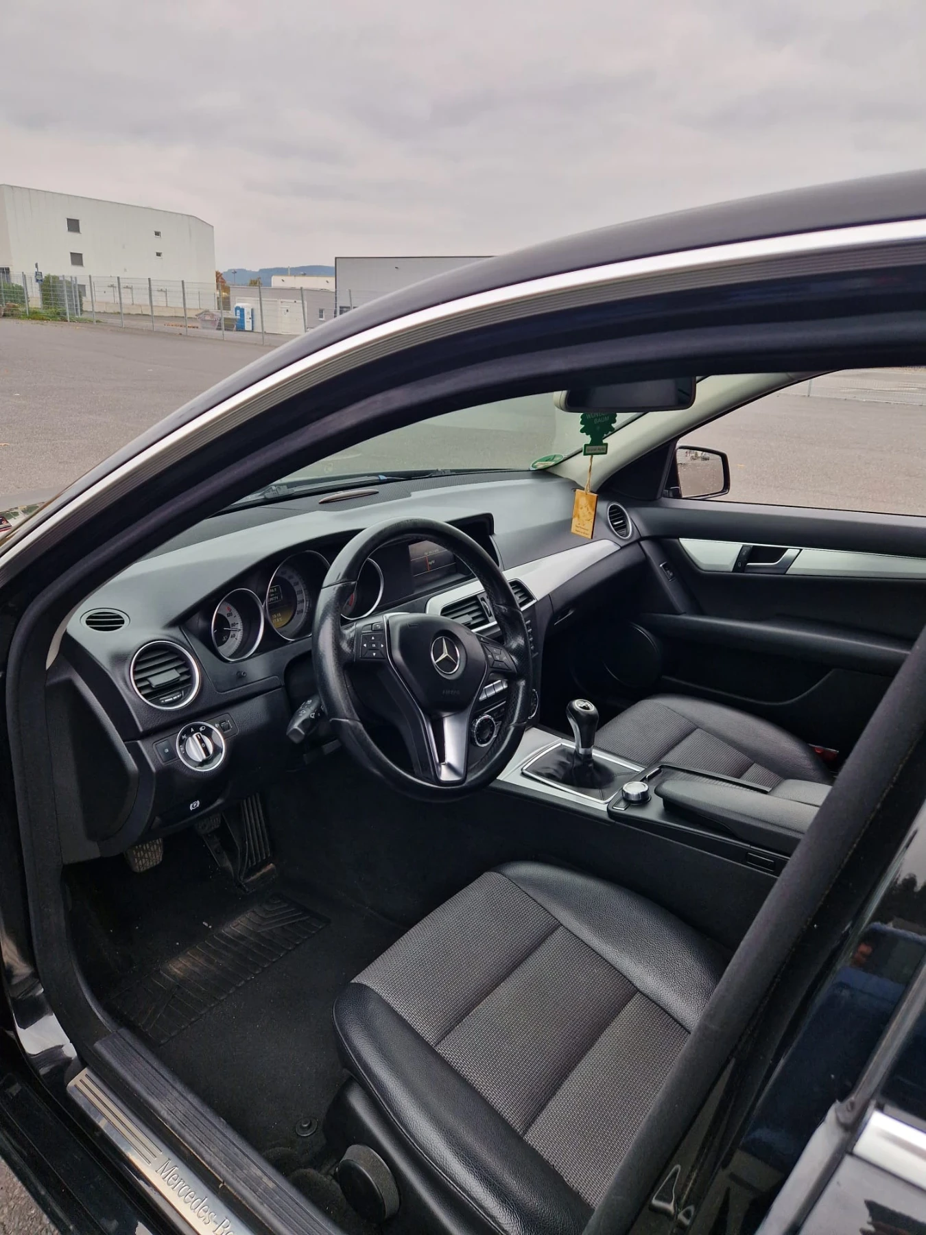 Mercedes-Benz C 200  - изображение 7