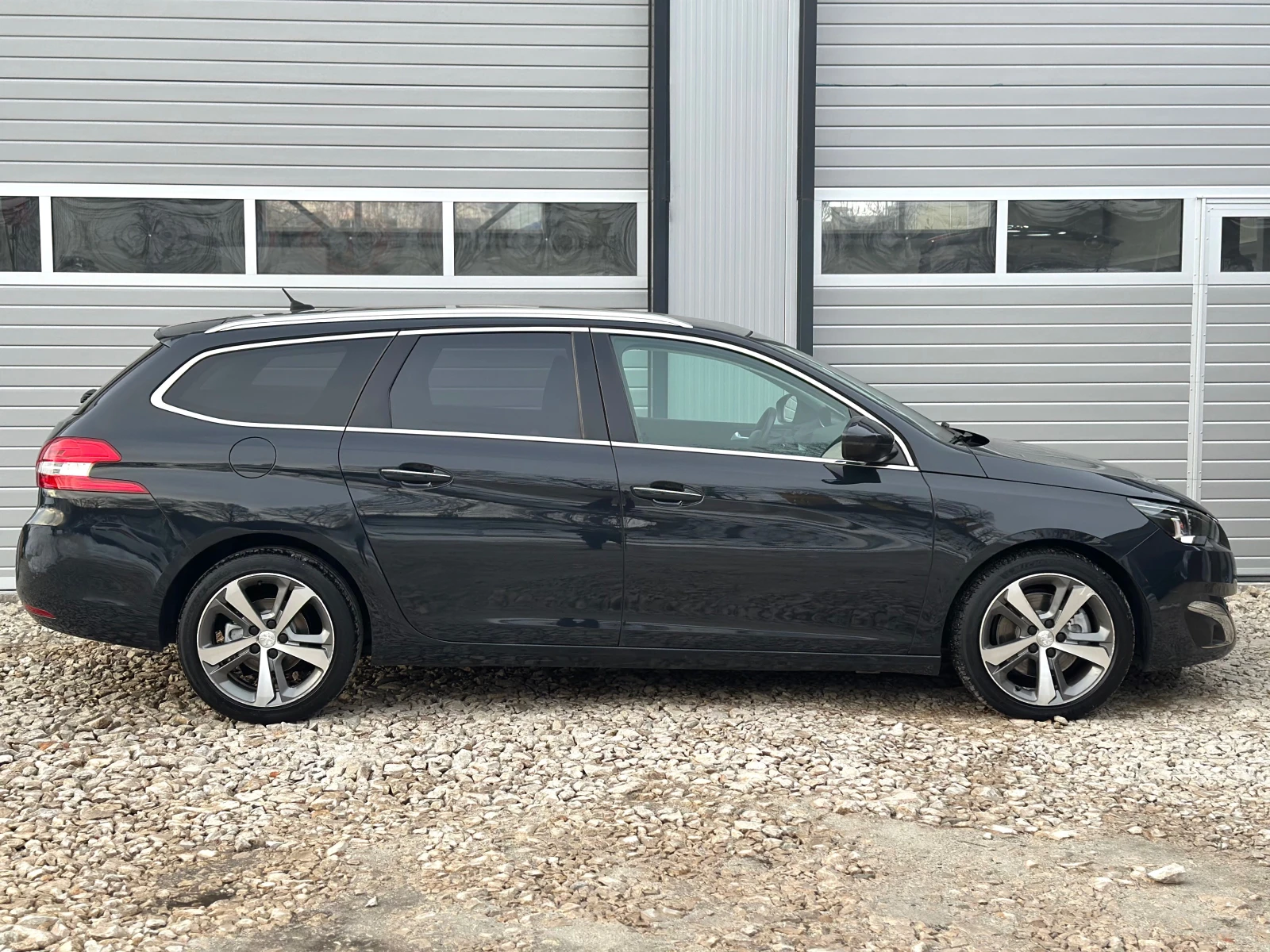 Peugeot 308 2.0HDI 150кс FULL LED KEY LESS GO ПАНОРАМА НАВИ - изображение 4