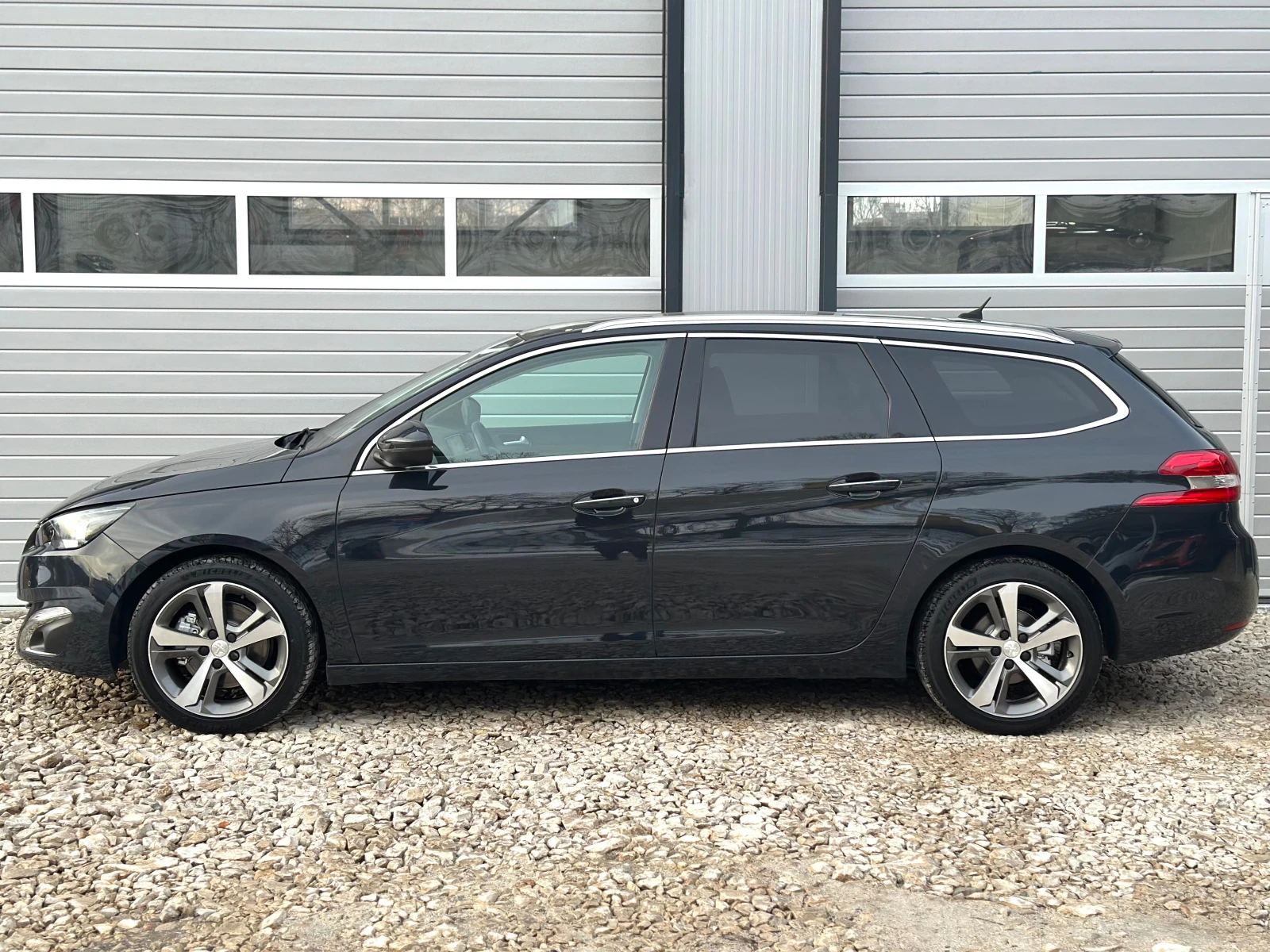 Peugeot 308 2.0HDI 150кс FULL LED KEY LESS GO ПАНОРАМА НАВИ - изображение 8