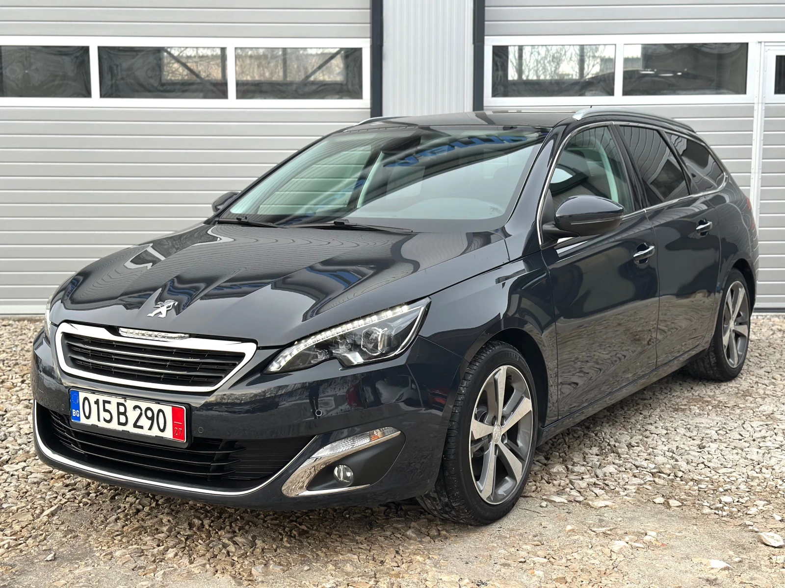 Peugeot 308 2.0HDI 150кс FULL LED KEY LESS GO ПАНОРАМА НАВИ - изображение 2