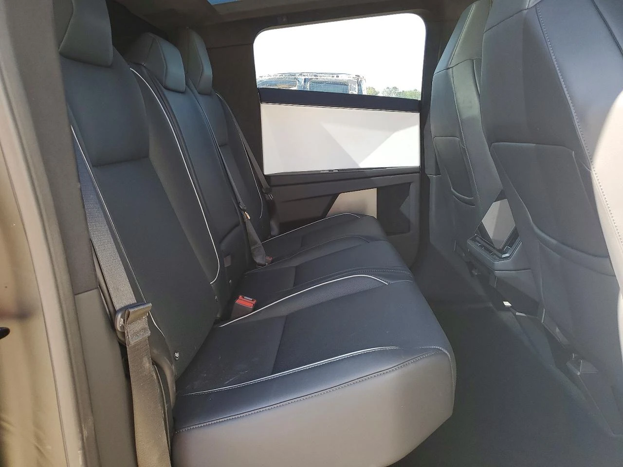 Tesla Cybertruck, снимка 10 - Автомобили и джипове - 53916557