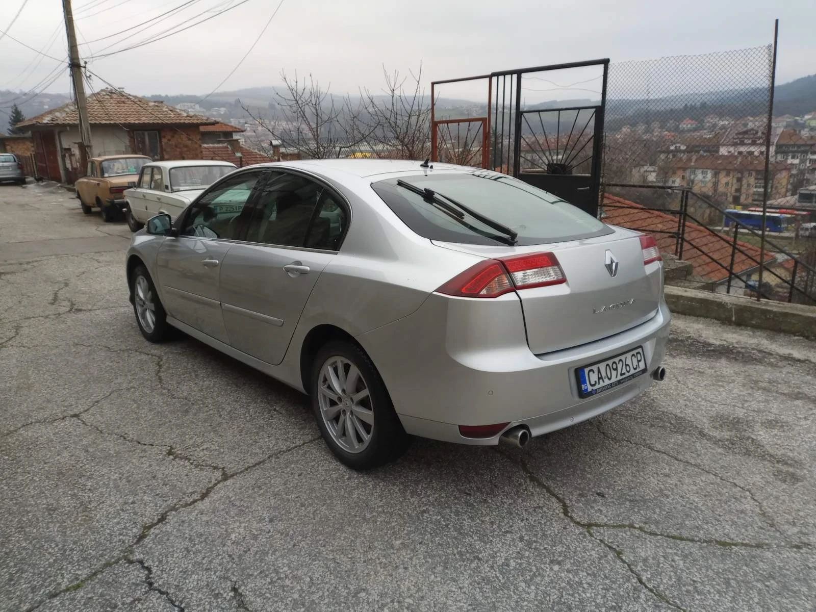 Renault Laguna 2.0 дци, снимка 4 - Автомобили и джипове - 54017818