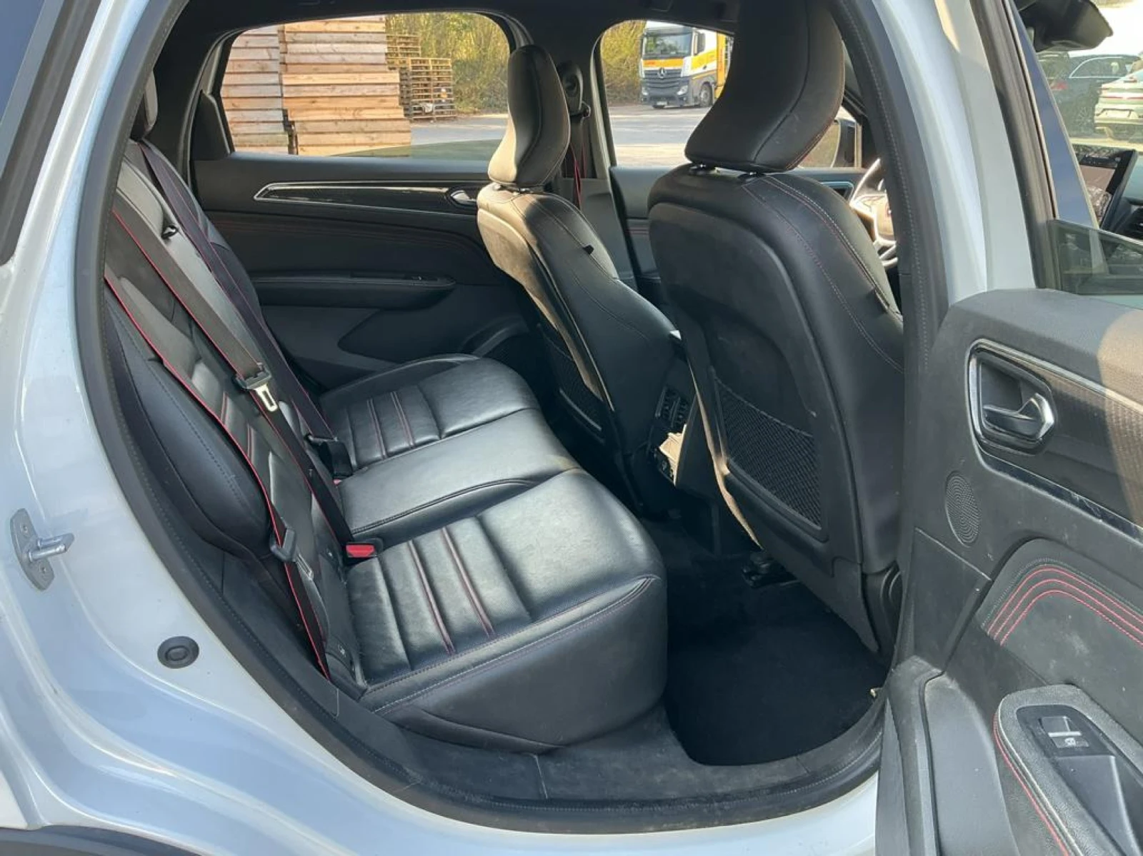 Renault Arkana RS-LINE, снимка 6 - Автомобили и джипове - 54079576